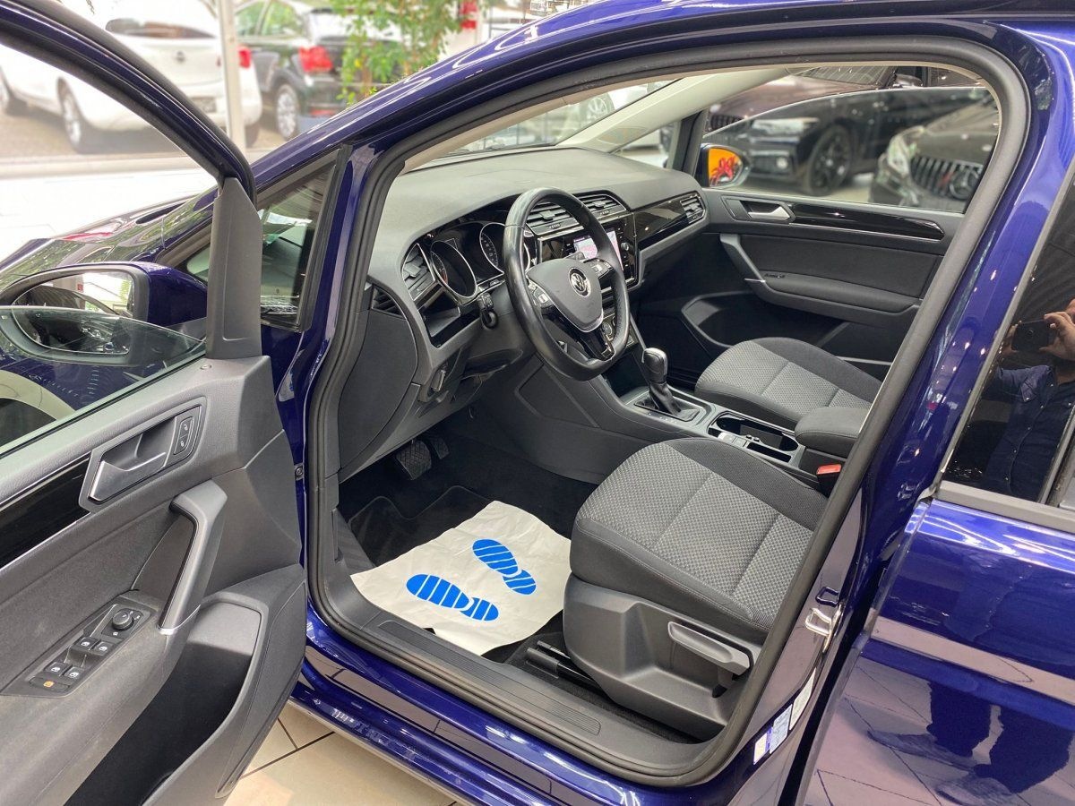 Volkswagen Touran 2.0 TDI Comfortline 1.Hd Pano Navi RueFaK foto 9