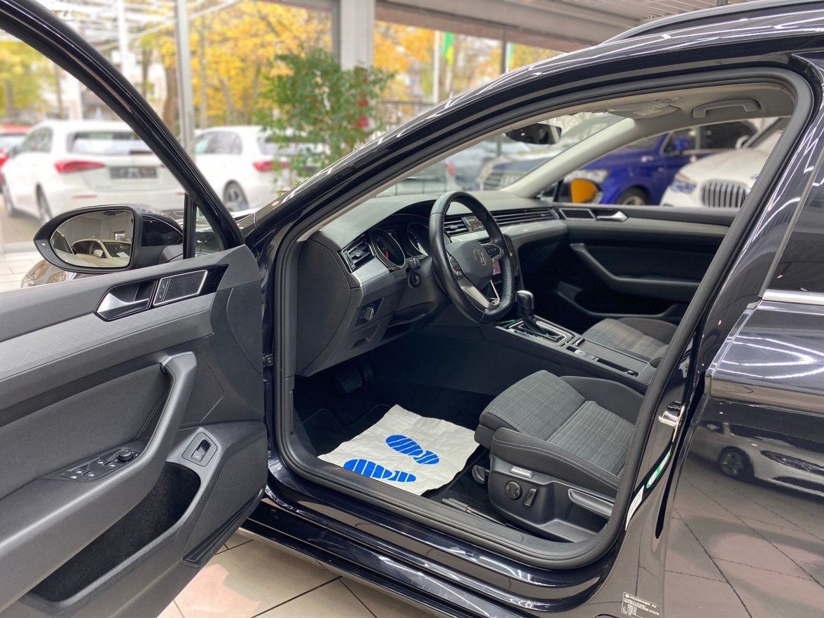 Volkswagen Passat Variant 2.0 TDI Business Automatik Navi T foto 9