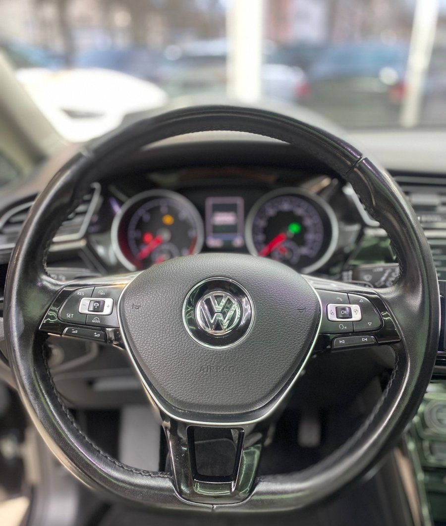 Volkswagen Touran 2.0 TDI Highline Pano Navi LedLenkr. Scha foto 11