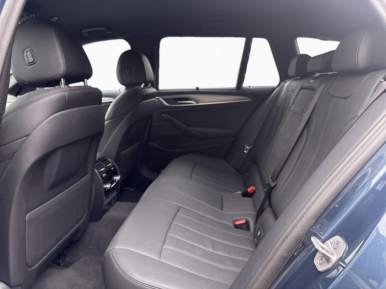 BMW 530e xDr T M SPORT Laser,AHK,HUD,Kam,HiFi,DAPro foto 15