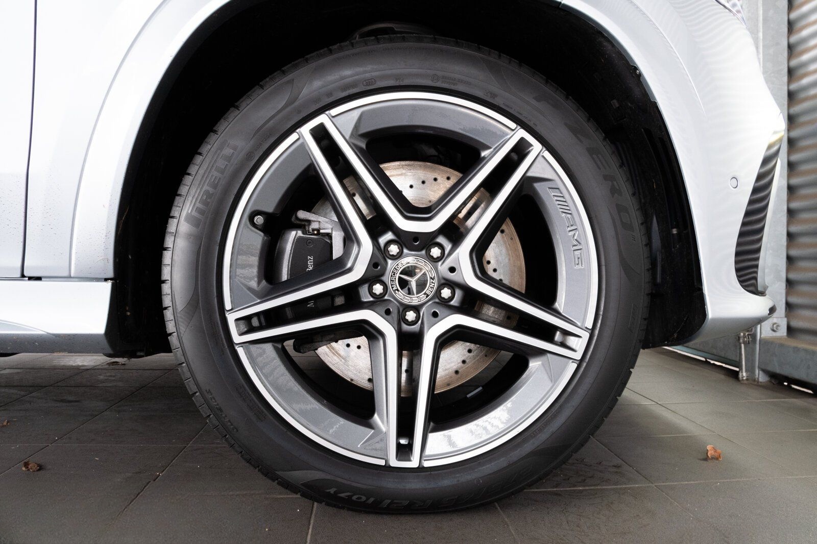 Mercedes-Benz GLS 350 d 4M AMG Night 21" Fondklima Sitzklima foto 6