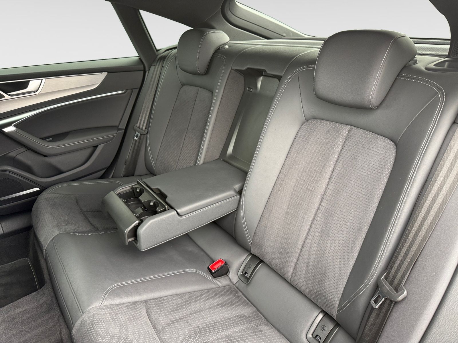 Audi A7 Sportback 55 2.0 TFSI e quattro S-line Pano B foto 9