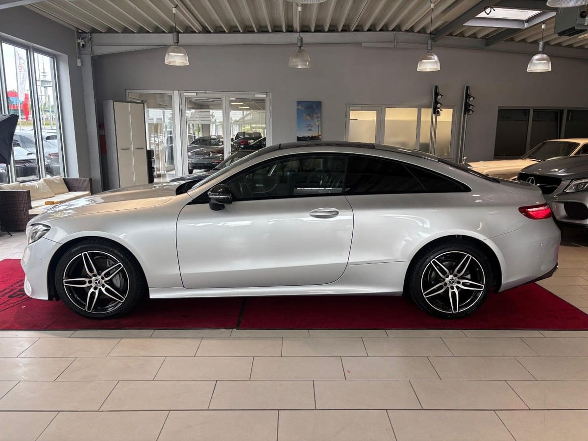 Mercedes-Benz E 220 d 4Matic COUPÉ AMG-LINE PANO KAMERA foto 2