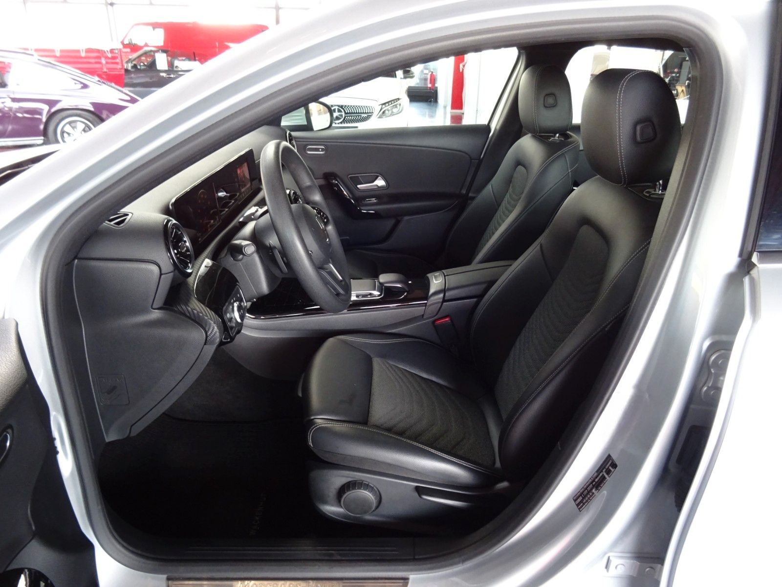 Mercedes-Benz A 180 d Style/ Autom/ Navi/ LED/ PDC+Kamera/ AHK foto 10