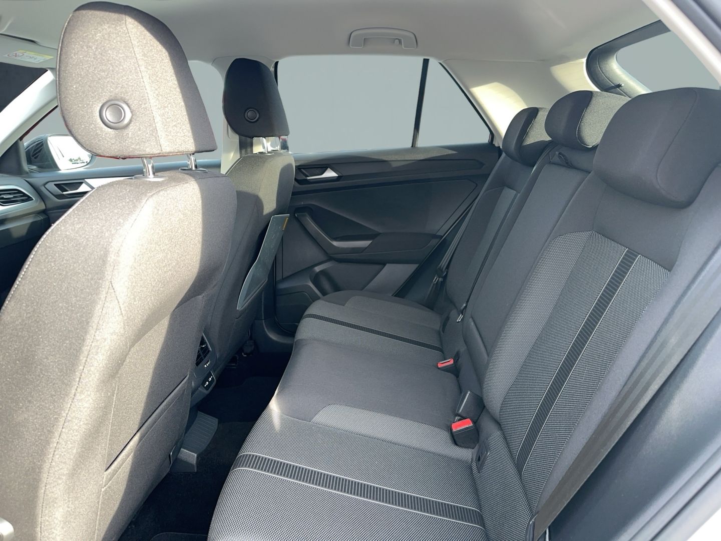 Volkswagen T-Roc Life 2.0 TDI DSG AHK ACC LED NAVI APP-COnN foto 13