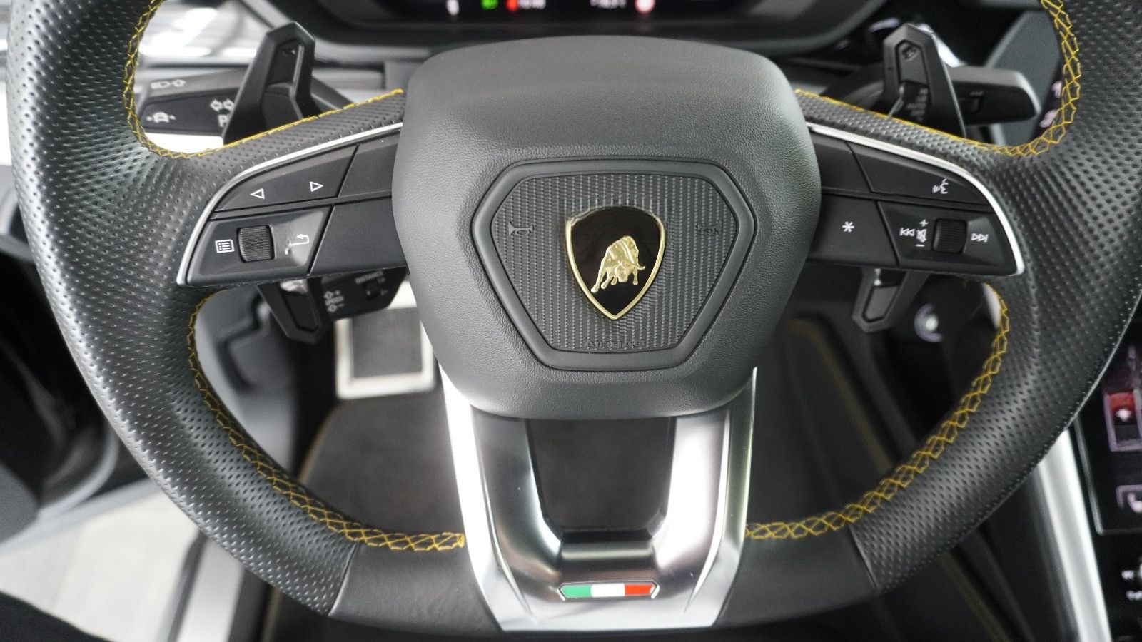 Lamborghini Urus 4.0 NIGHT*FOND*ADAS*MASSAGE*22*FULL-OPTIONS foto 8