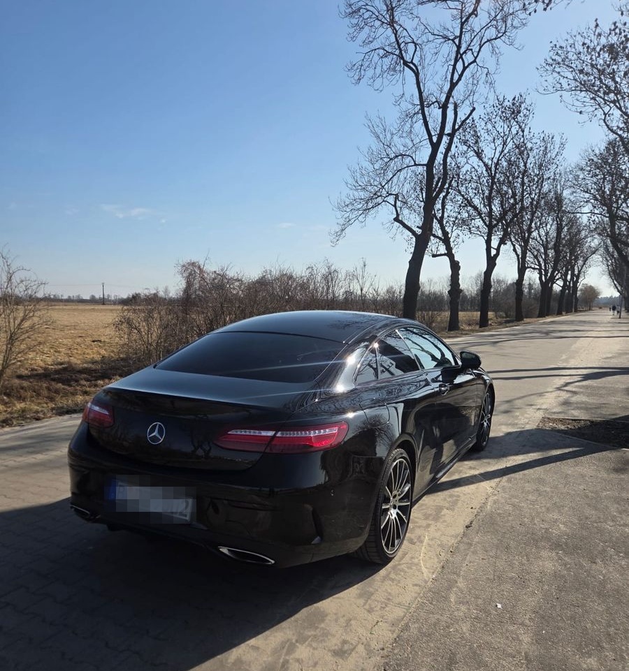 Mercedes-Benz E 400 4MATIC Autom. - foto 2