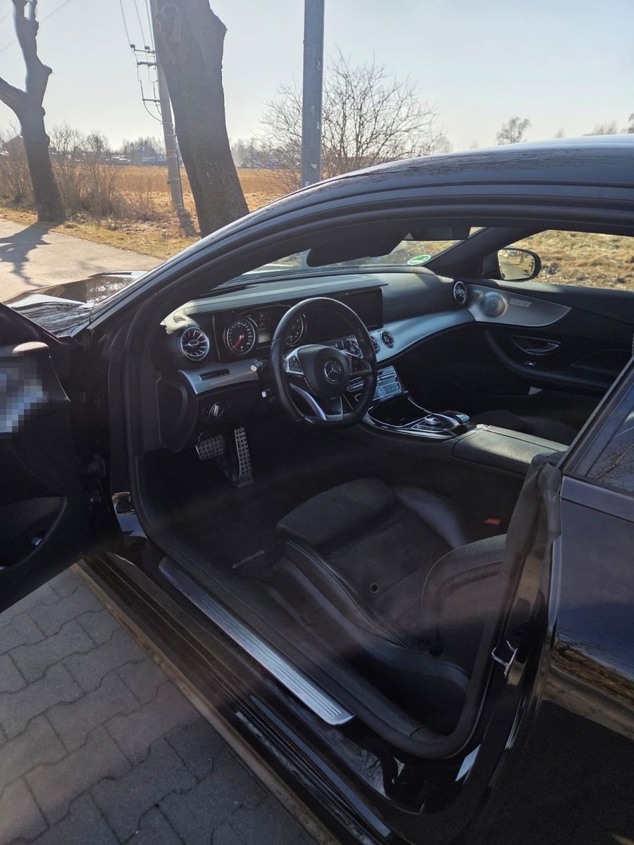 Mercedes-Benz E 400 4MATIC Autom. - foto 6