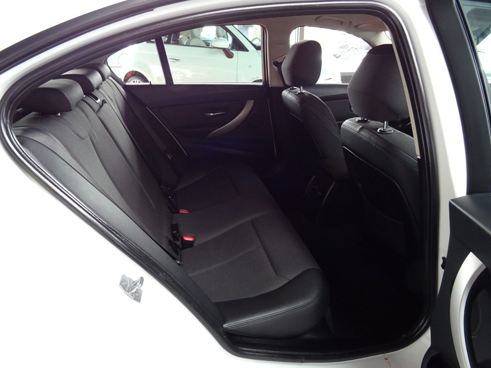 BMW 320d Advantage/ Automatik/ Navi/ LED/ PDC foto 15