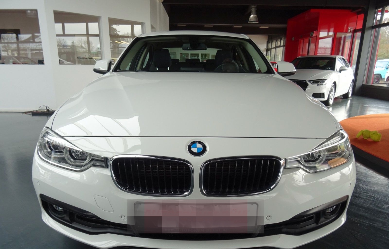 BMW 320d Advantage/ Automatik/ Navi/ LED/ PDC foto 5