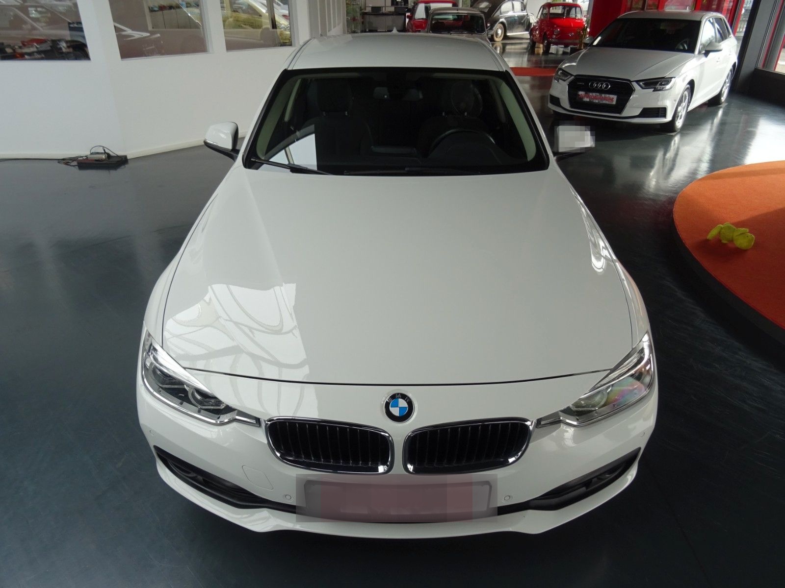 BMW 320d Advantage/ Automatik/ Navi/ LED/ PDC foto 6