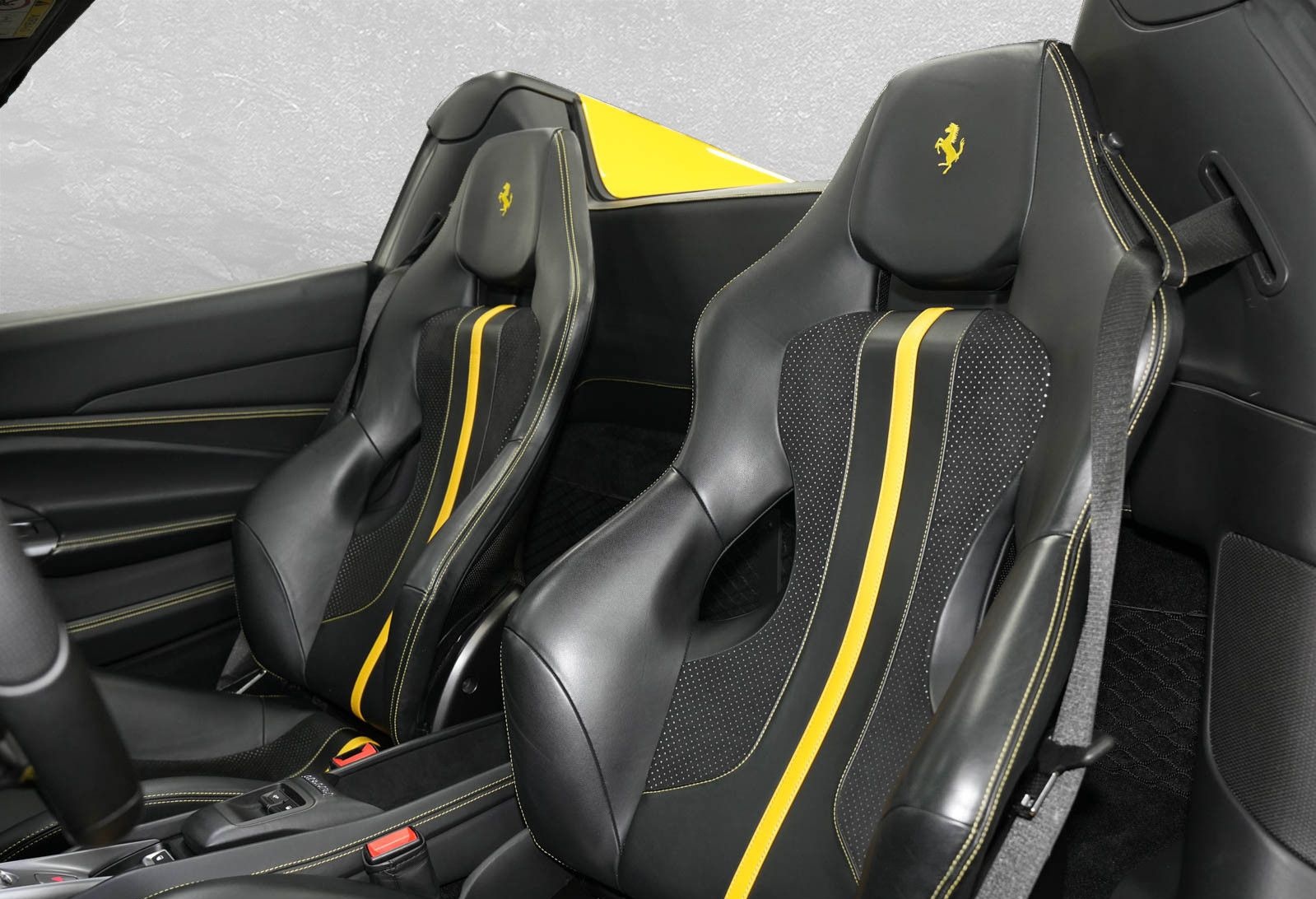 Ferrari F8 Spider - Carbon Racingsitze|Titanauspuff|JBL foto 6