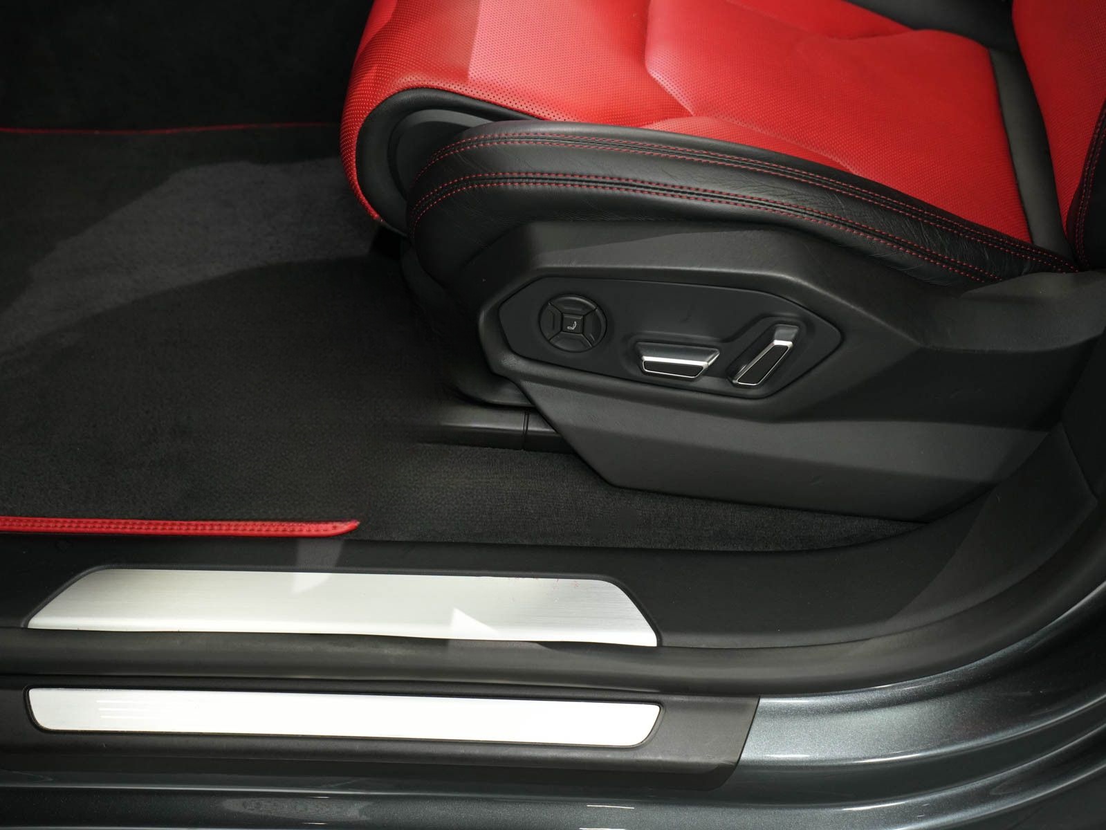 Lamborghini Urus - B&O 3D|ADAS|Sitzbelüftung+Massage|Pano foto 8