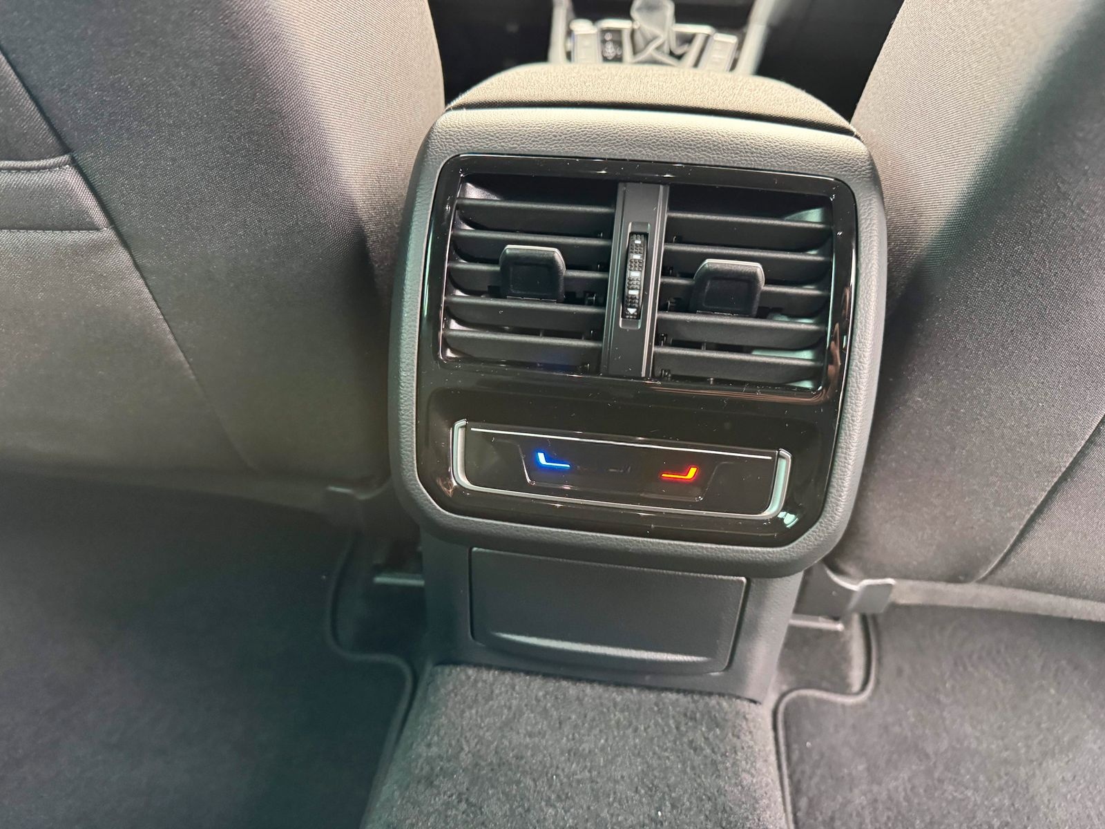 Volkswagen Passat Variant Business 2.0 TDI DSG AHK ACC LED foto 14
