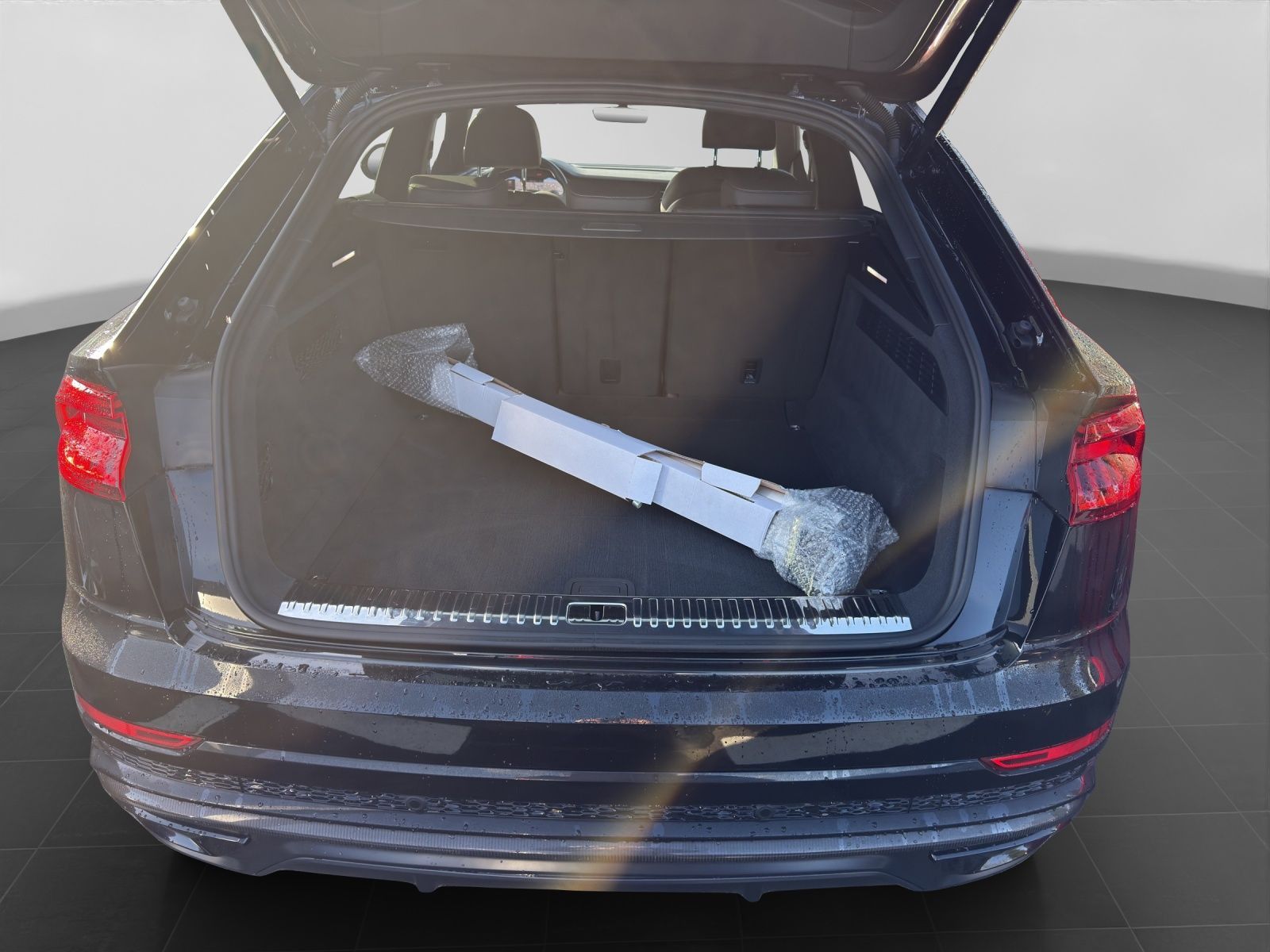 Audi Q8 50 TDI Q S LINE COMPETITION + LM23 PANO KAMER foto 17