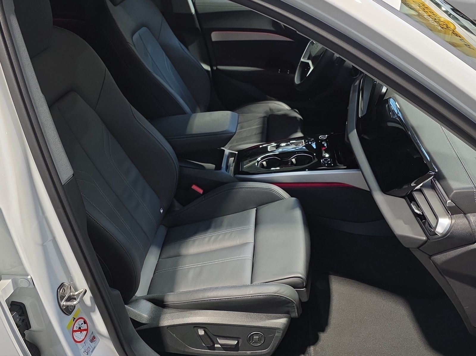 Audi A5 Avant TDI LM18 KAMERA LEDER BuO foto 4