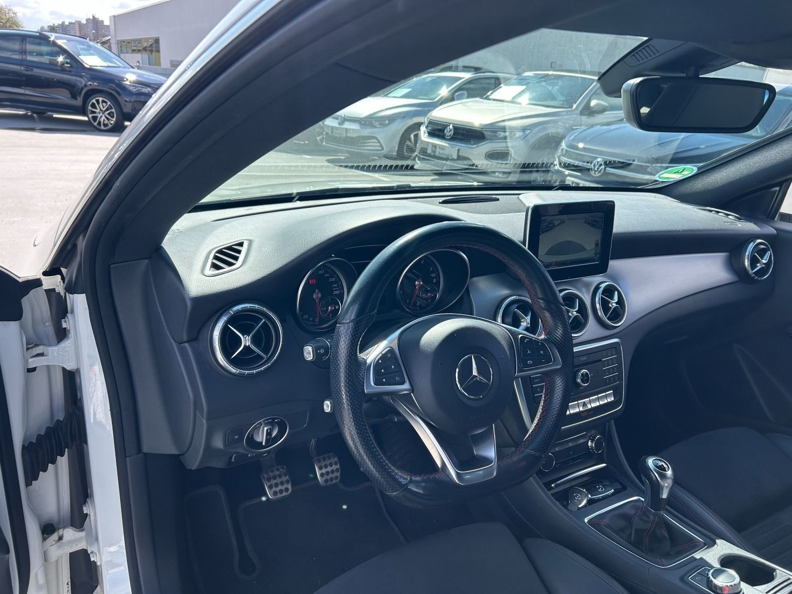 Mercedes-Benz CLA 180 Shooting Brake AMG-Line Keyless LED CAM foto 5