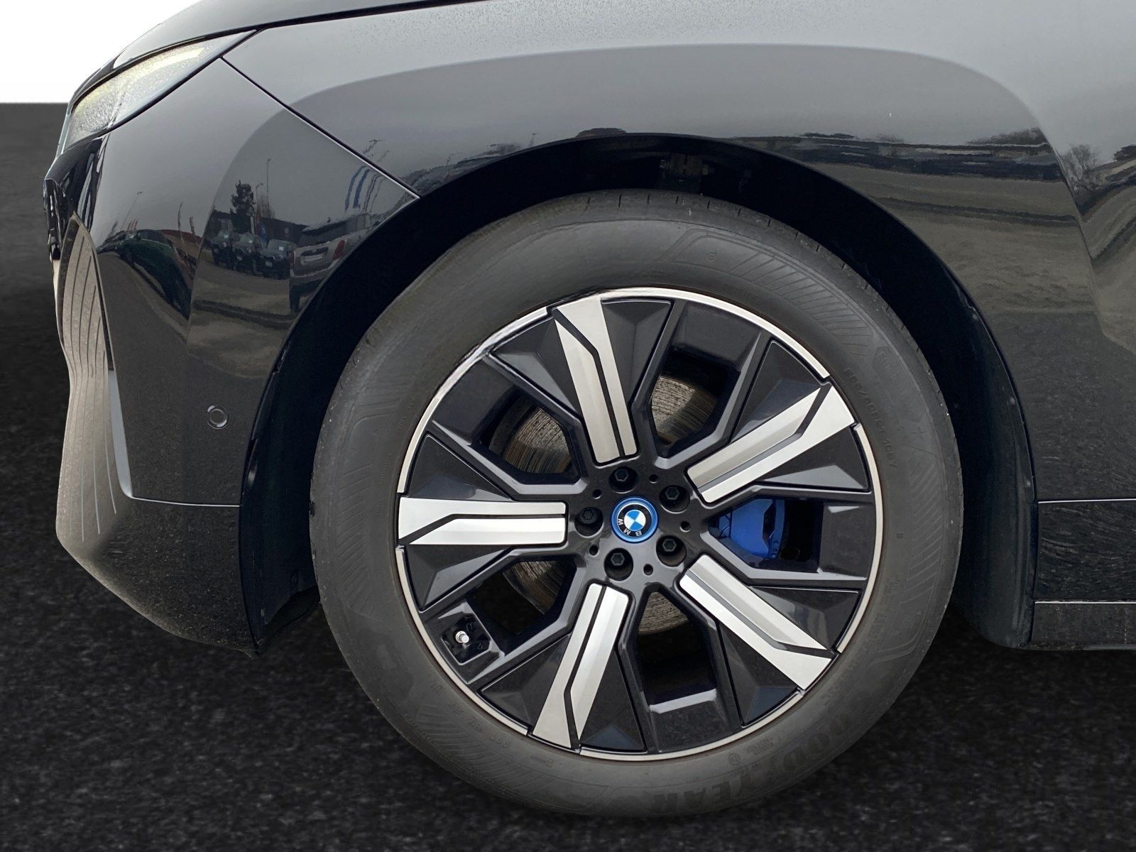 BMW iX xDrive40 Sportpaket DAB Harman RFK 21LM foto 6