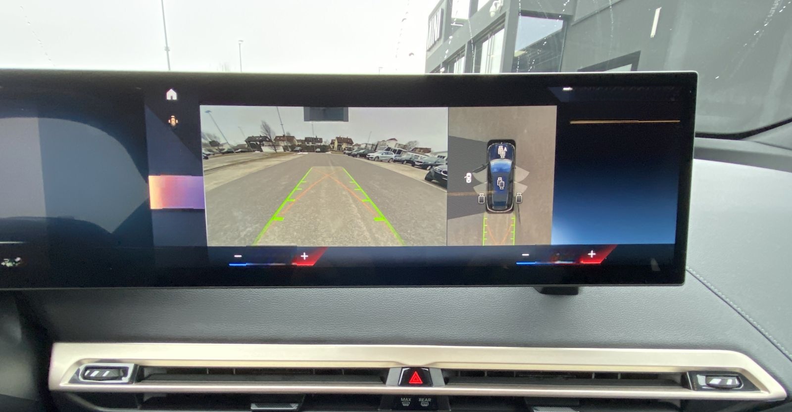 BMW iX xDrive40 Sportpaket DAB Harman RFK 21LM foto 10