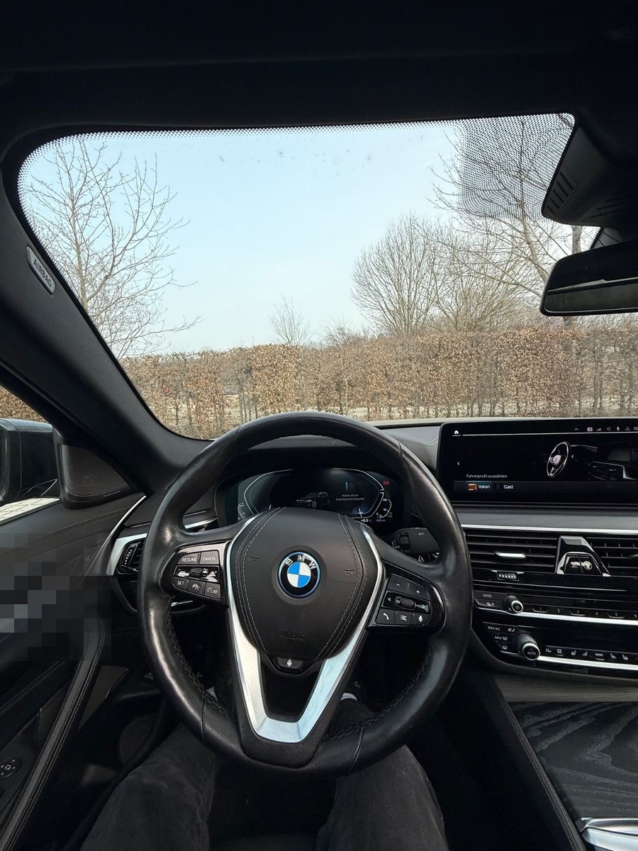 BMW 530e xDrive A - foto 10
