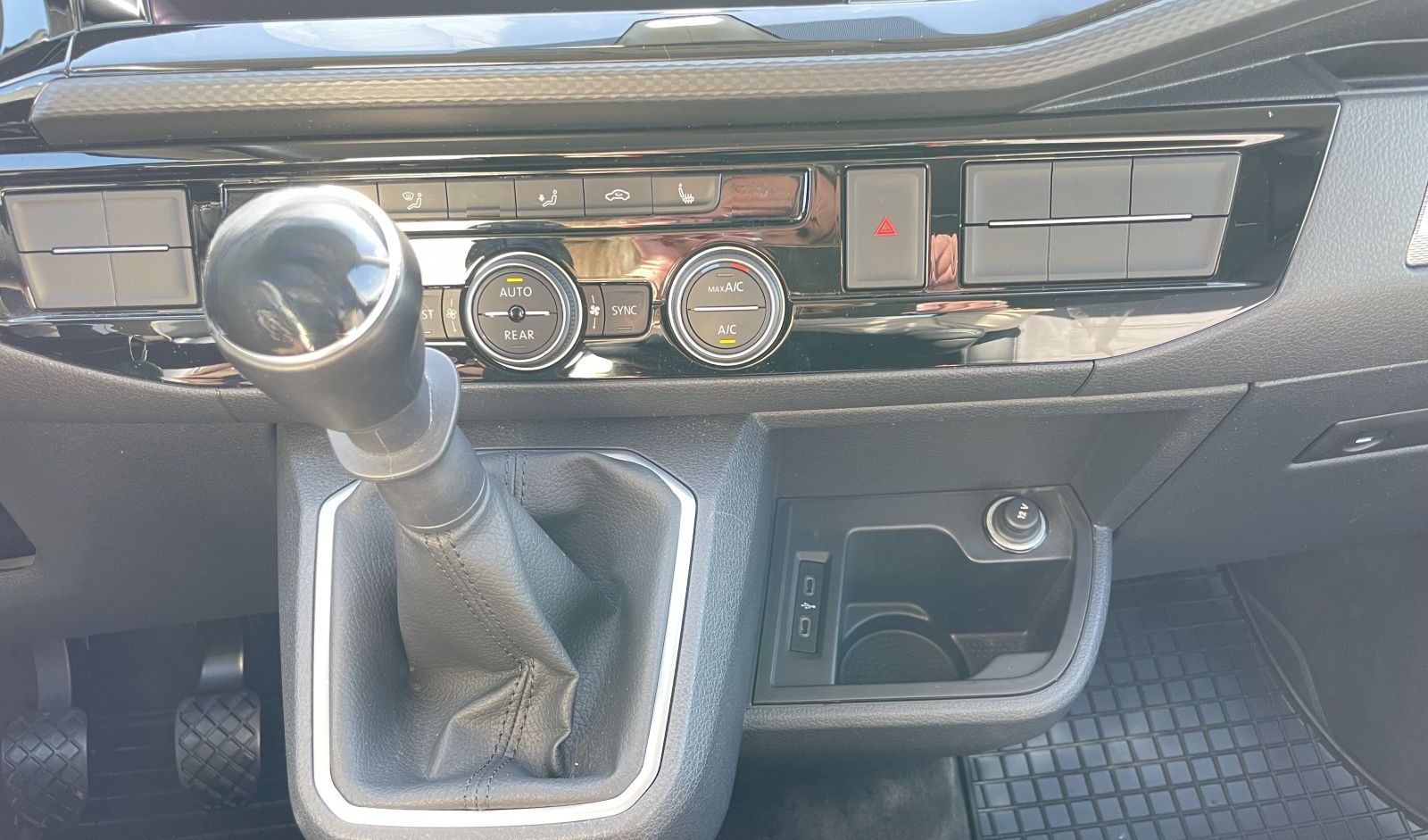 Volkswagen T6.1 Multivan Gen.Six 2.0 TDI ACC Klima Navi LMF foto 10