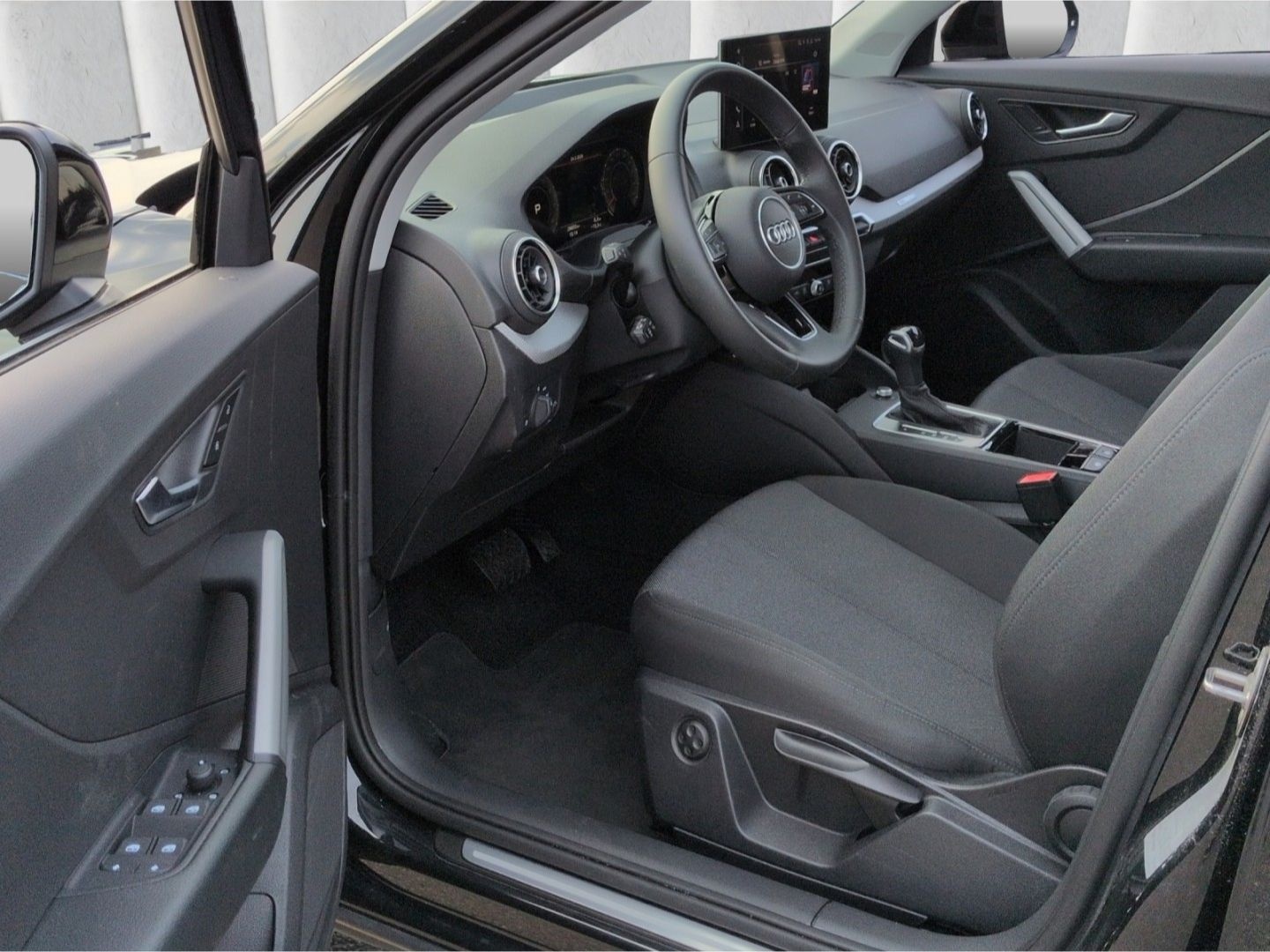 Audi Q2 advanced 35TFSI*S-tron AHK ACC R-Kam SHZ LED foto 5