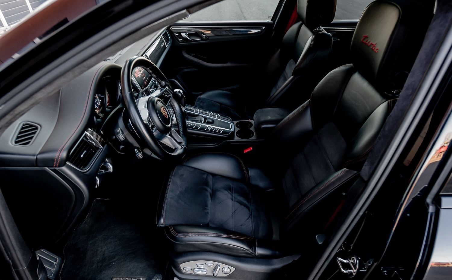 Porsche Macan Turbo mit Performance Paket foto 12