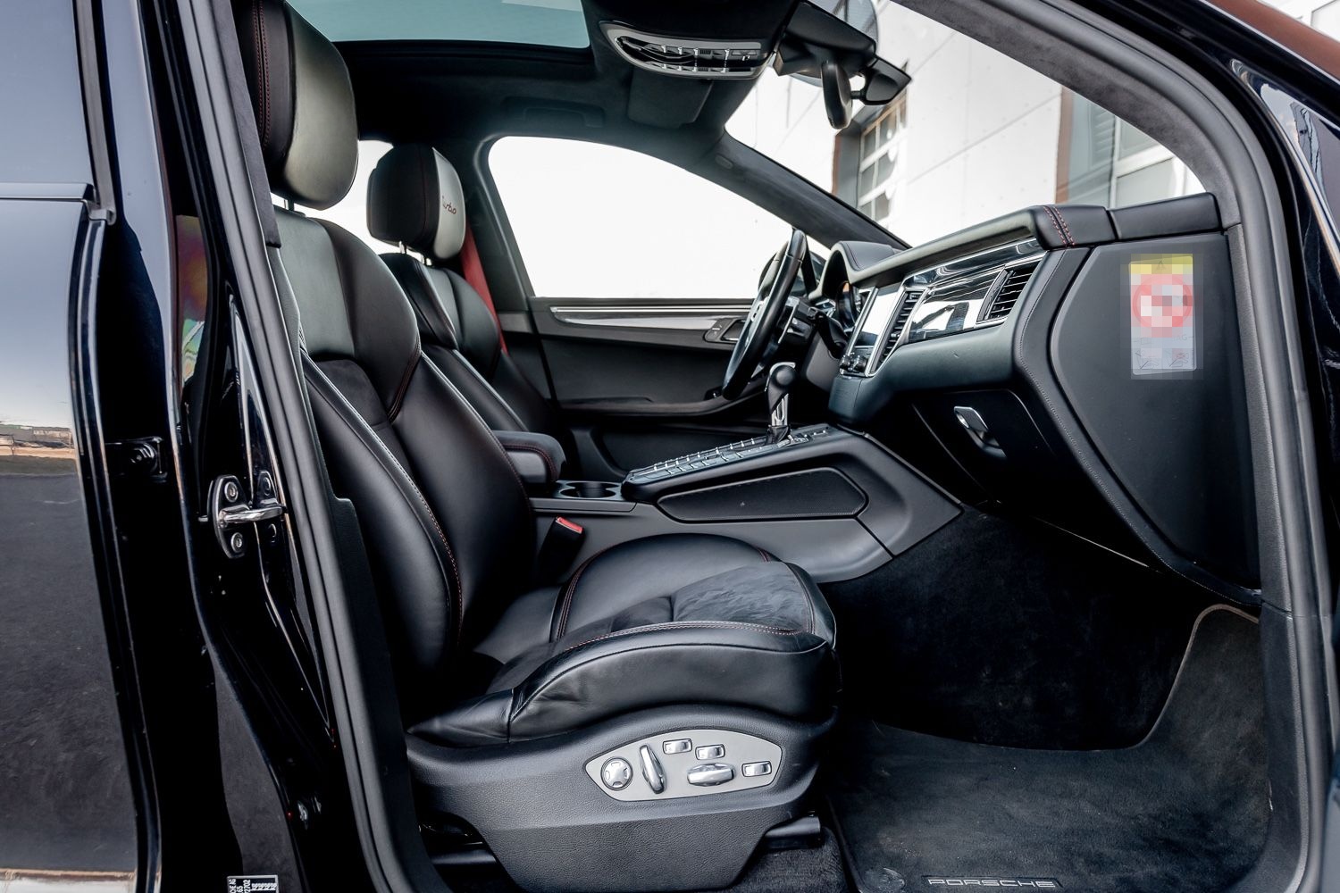 Porsche Macan Turbo mit Performance Paket foto 17