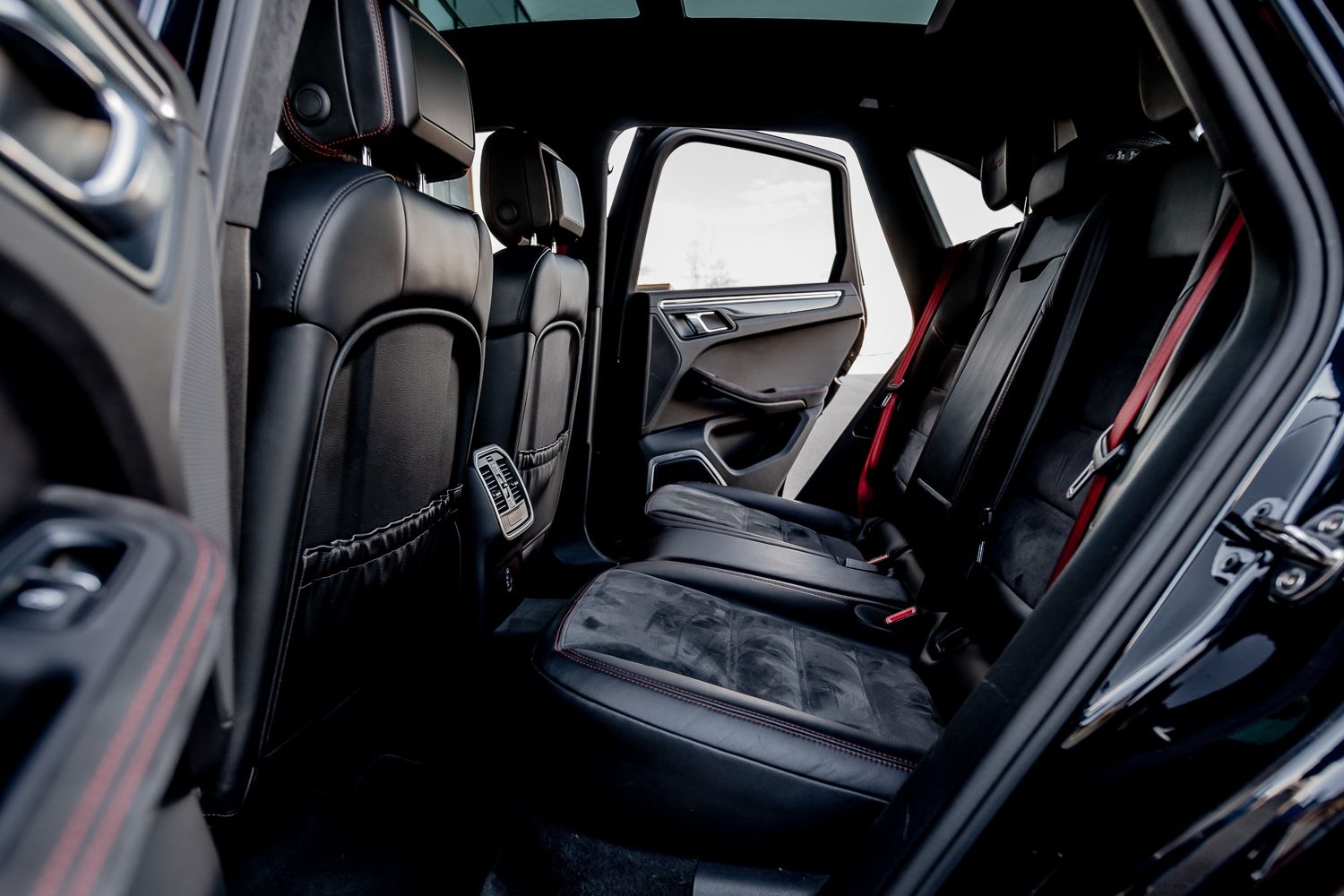 Porsche Macan Turbo mit Performance Paket foto 18