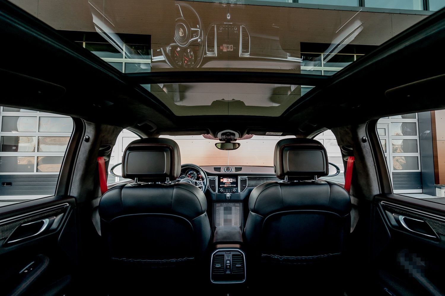 Porsche Macan Turbo mit Performance Paket foto 21