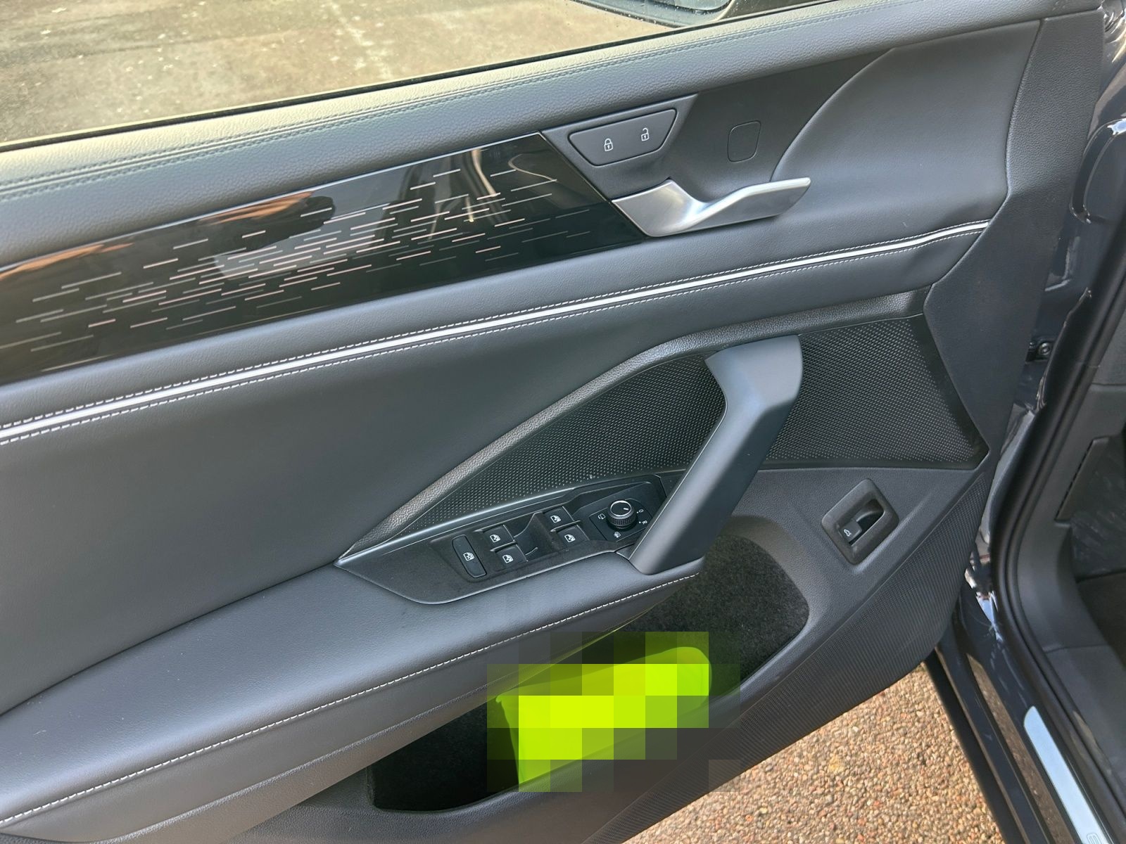 Volkswagen Tiguan 1.5eTSI Elegance DSG Navi LED foto 14