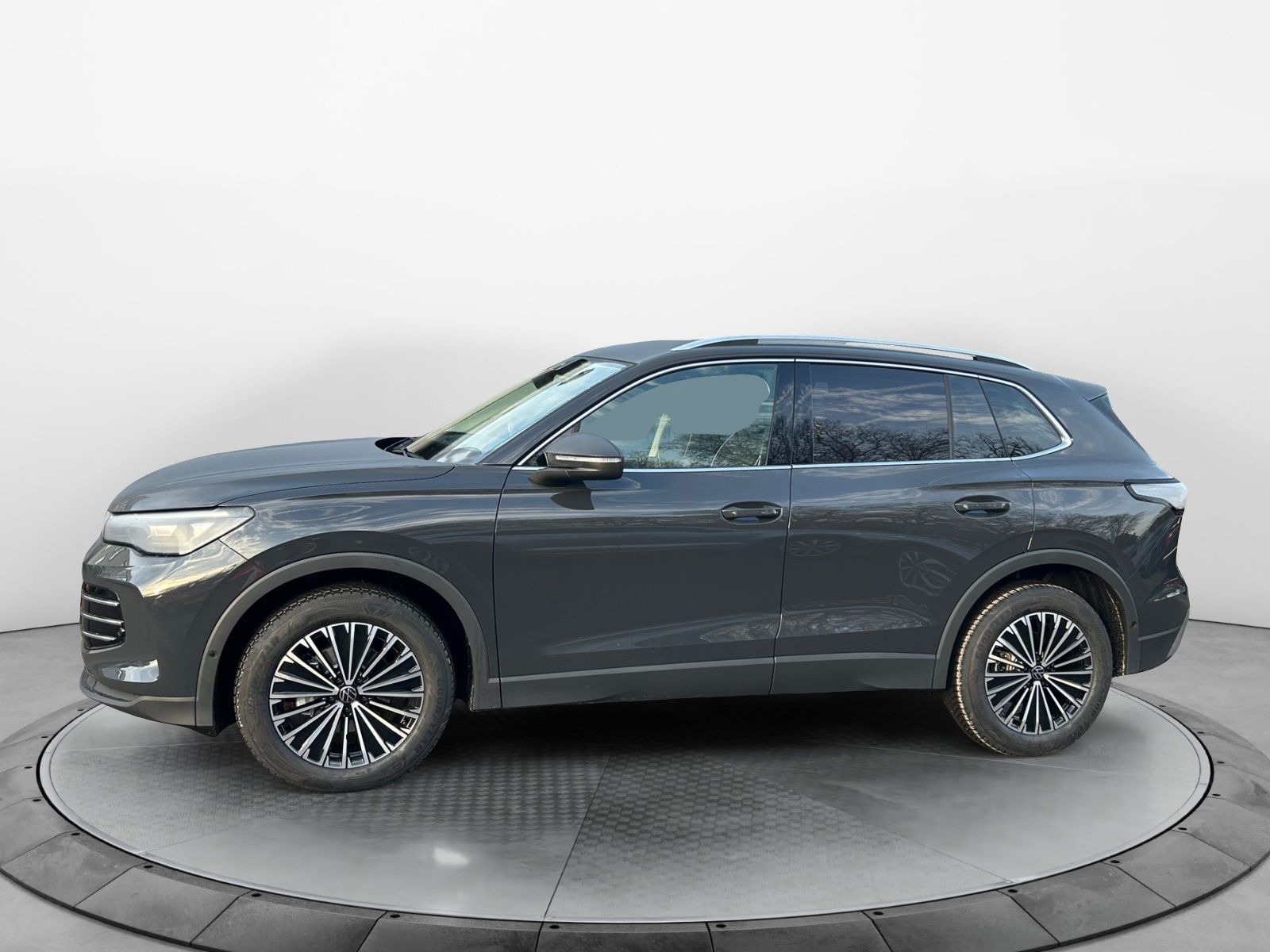 Volkswagen Tiguan 1.5eTSI Elegance DSG Navi LED foto 3