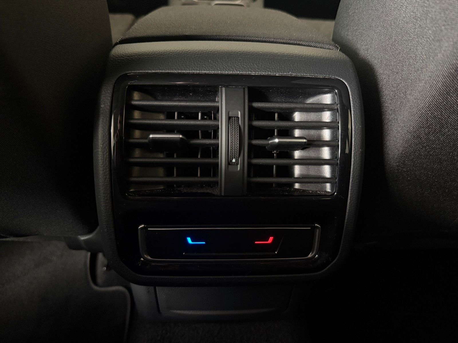 Volkswagen - 100 % QUALITÄT. AUTOMATIK FAMILIENKOMBI + AHK foto 12