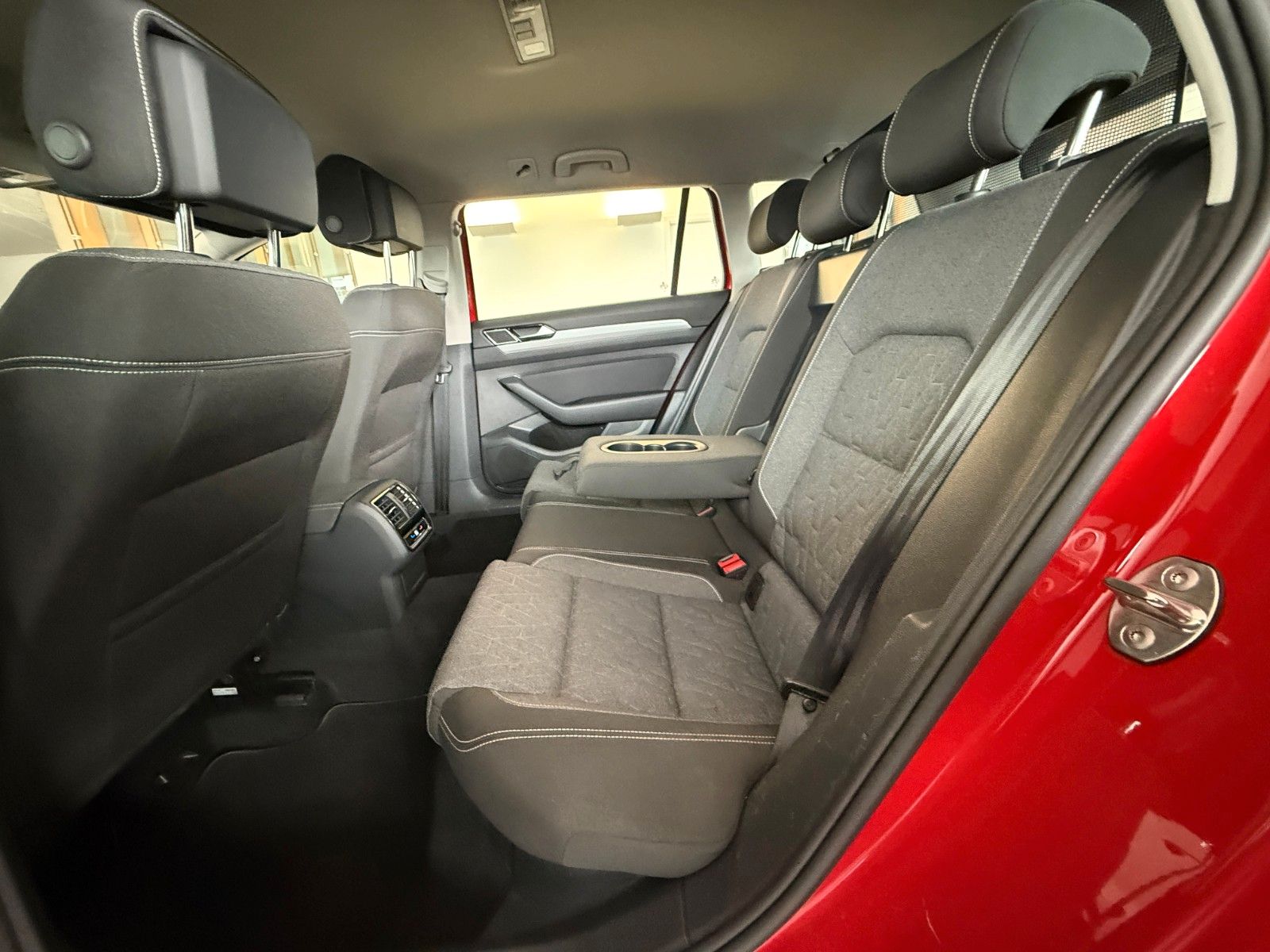 Volkswagen - 100 % QUALITÄT. AUTOMATIK FAMILIENKOMBI + AHK foto 13