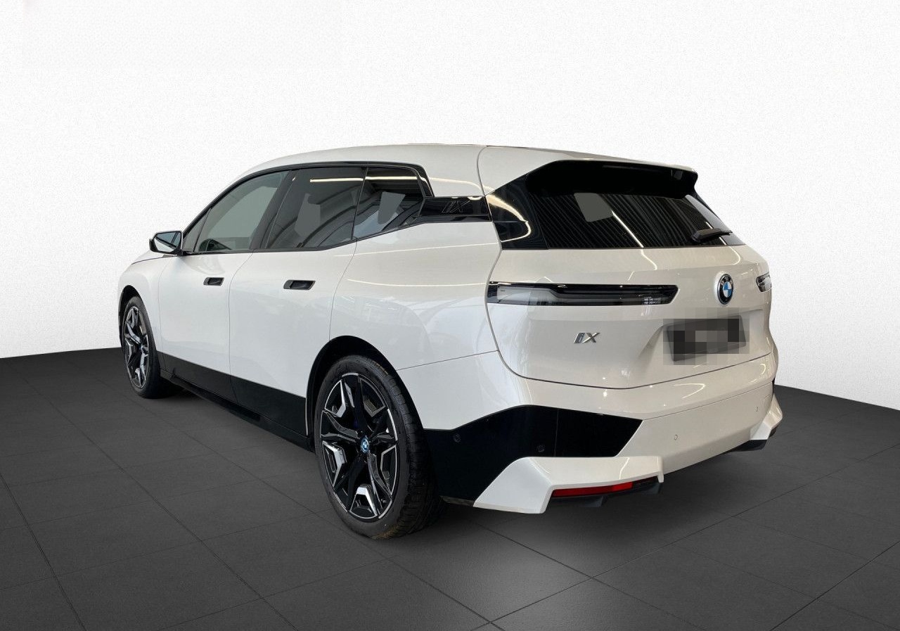 BMW iX xDrive40 Sportpaket 22"Laser,DAProf,360°SKY foto 7