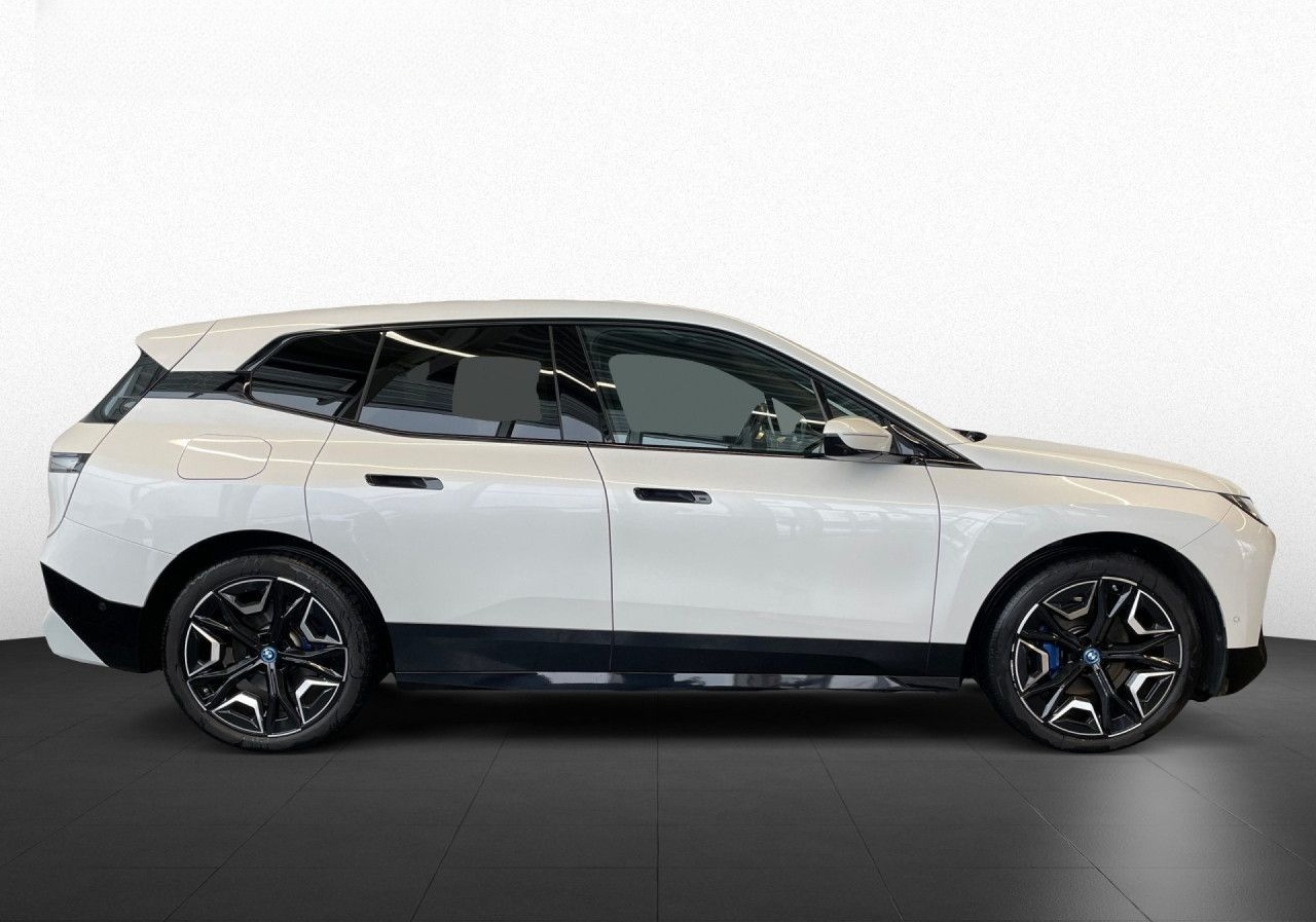 BMW iX xDrive40 Sportpaket 22"Laser,DAProf,360°SKY foto 8