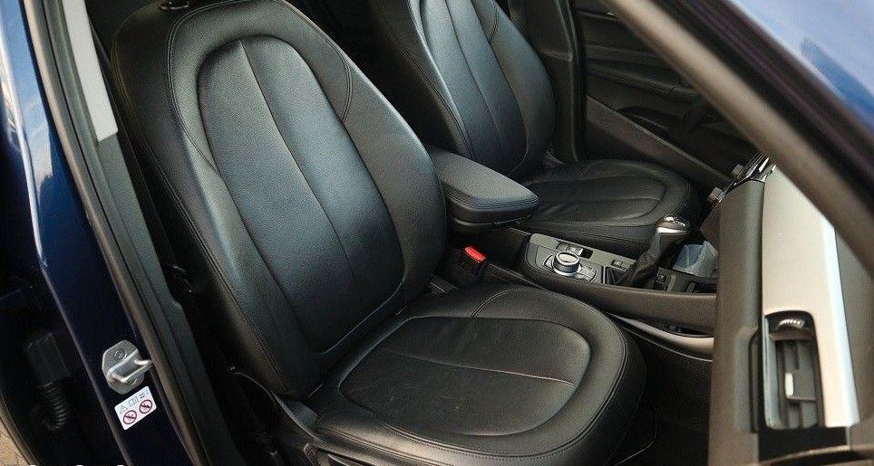 BMW X1 xDrive 20i Leder Navi Pano foto 15