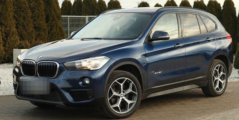 BMW X1 xDrive 20i Leder Navi Pano foto 3