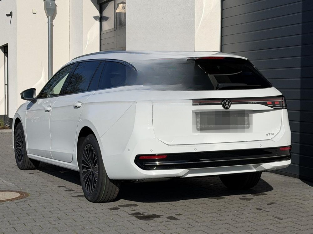 Volkswagen Passat Variant Elegance 1,5 eTSI DSG Leder DCC foto 4
