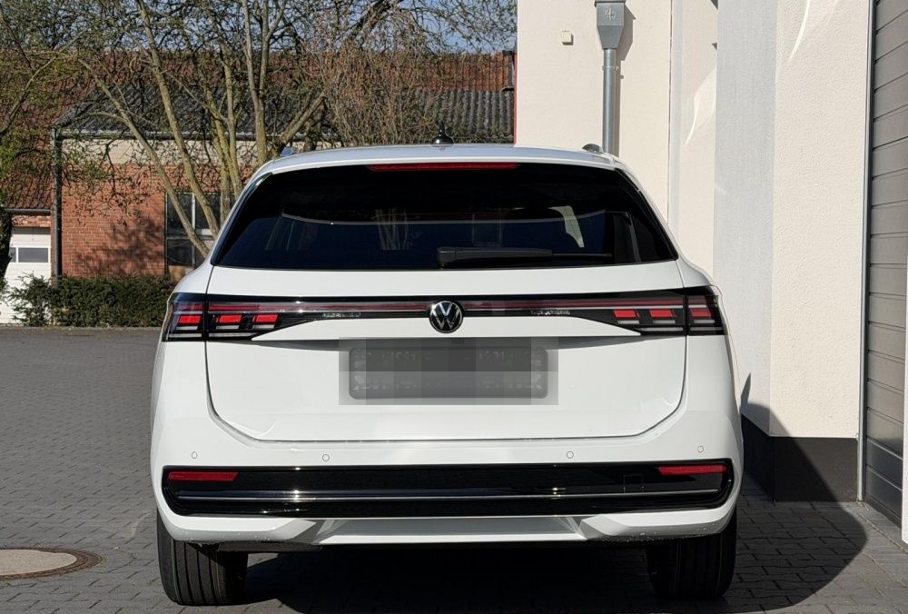Volkswagen Passat Variant Elegance 1,5 eTSI DSG Leder DCC foto 5