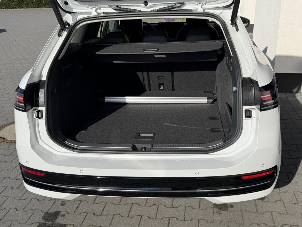 Volkswagen Passat Variant Elegance 1,5 eTSI DSG Leder DCC foto 6