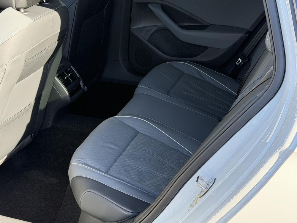 Volkswagen Passat Variant Elegance 1,5 eTSI DSG Leder DCC foto 8