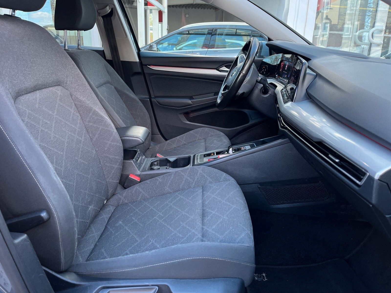 Volkswagen Golf VIII Lim. Life|ACC|Kam|LED|VC|Carplay|NAVI foto 10