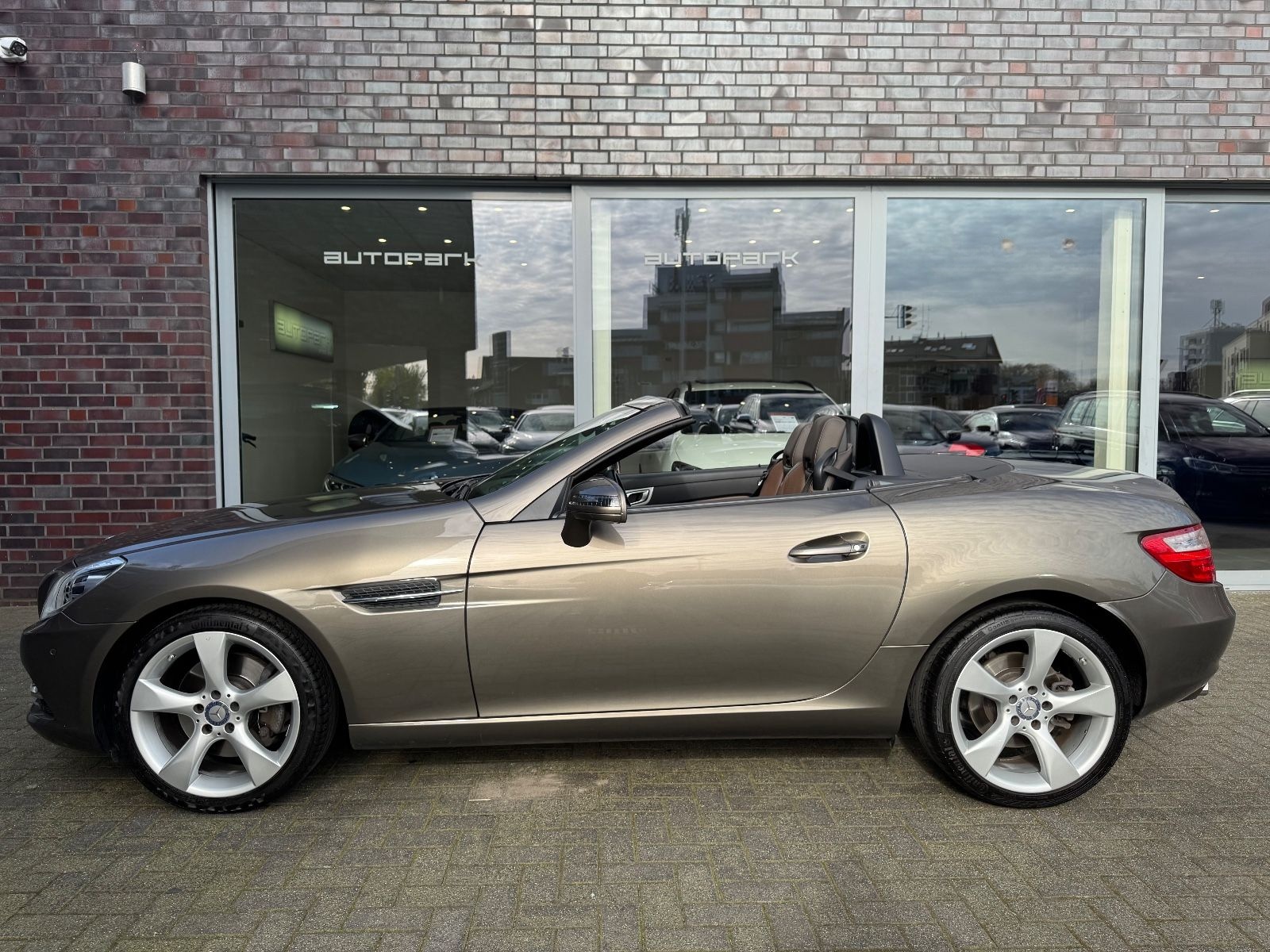 Mercedes-Benz SLK 250 Roadster BlueEfficiency foto 10