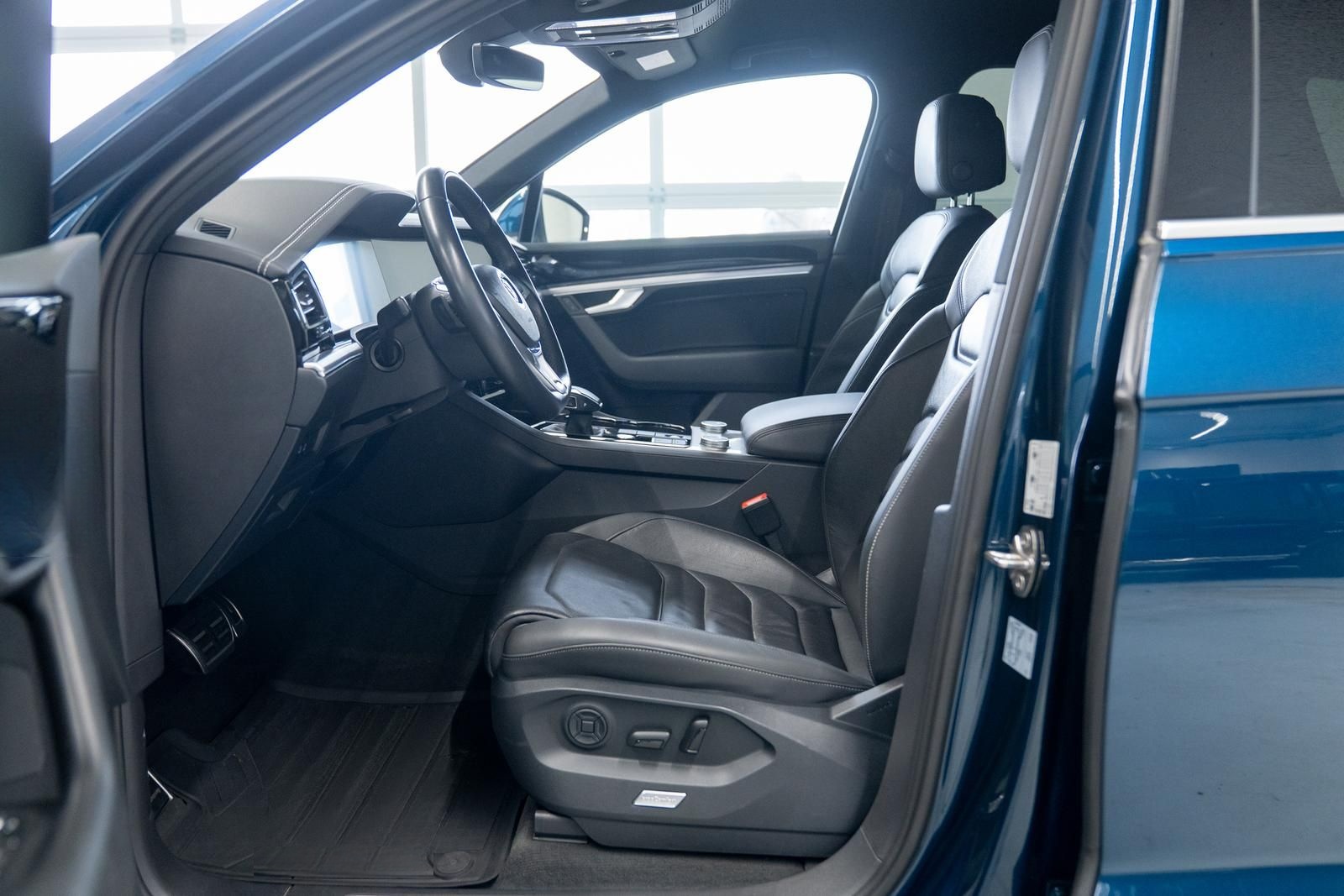 Volkswagen Touareg 3.0 V6 TDI 4M R-LINE*MATRIX*ACC*AHK* foto 11