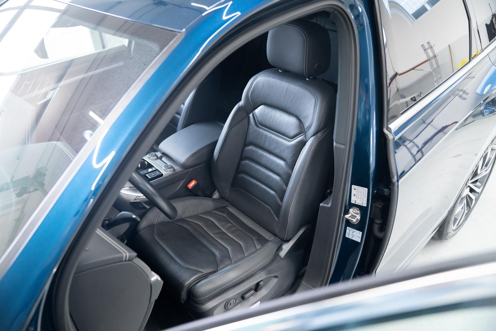 Volkswagen Touareg 3.0 V6 TDI 4M R-LINE*MATRIX*ACC*AHK* foto 13