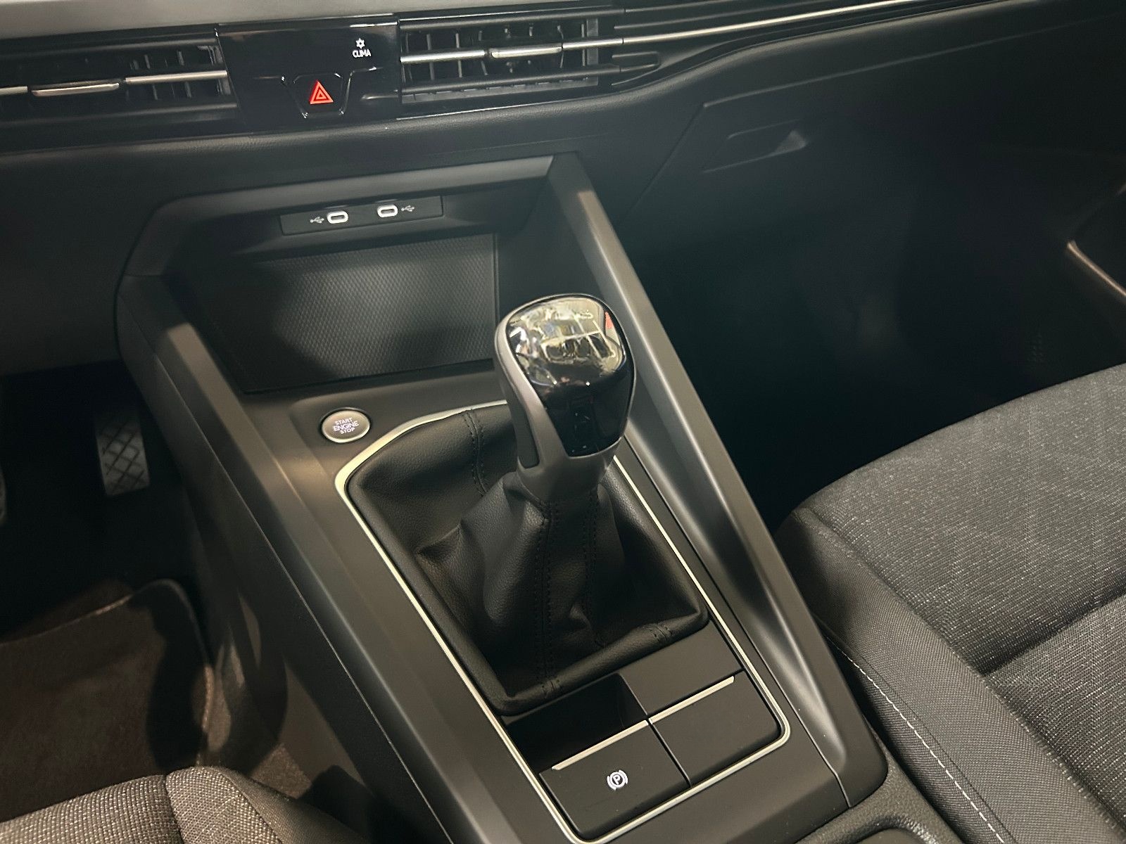 Volkswagen Golf VIII Life 1.5 TSI *HuD*AHK*NAV*ACC*SHZ* foto 18