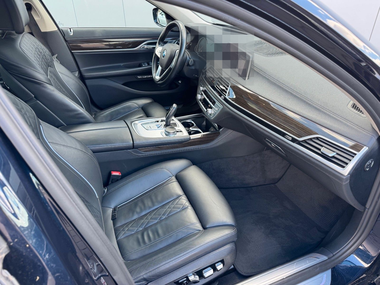 BMW 740 d xDrive H&K HuD TV Standhzg Laser Massage foto 13