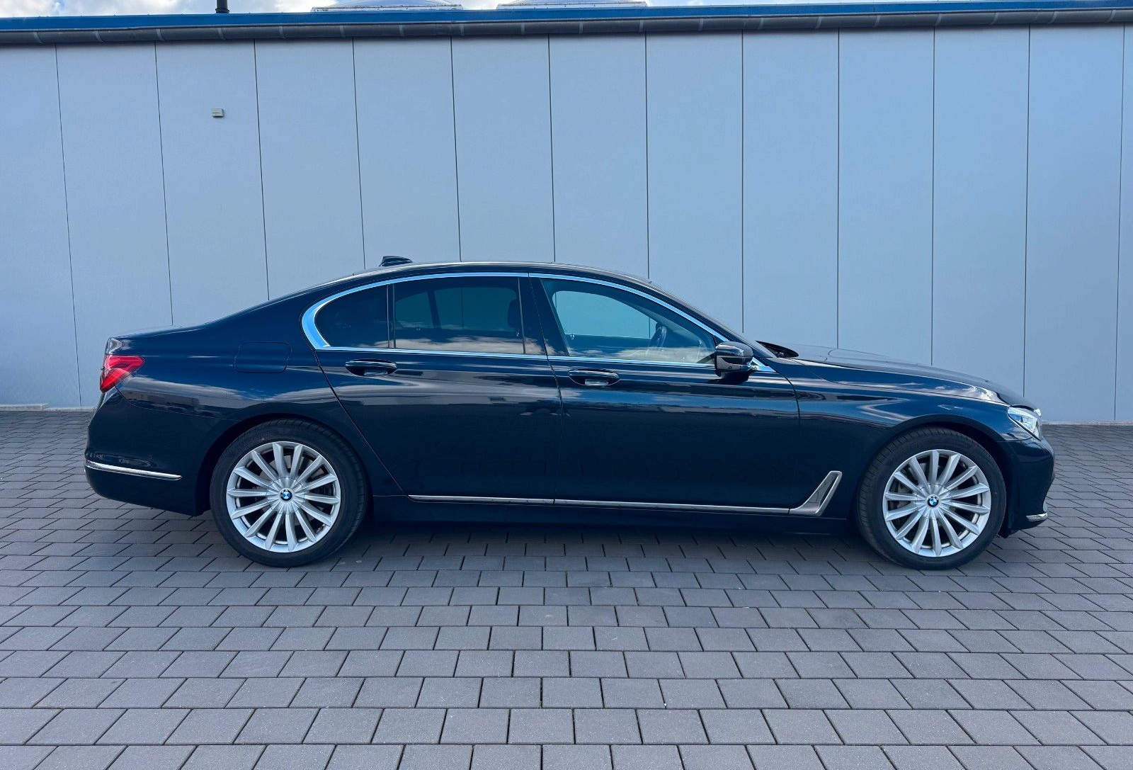BMW 740 d xDrive H&K HuD TV Standhzg Laser Massage foto 9