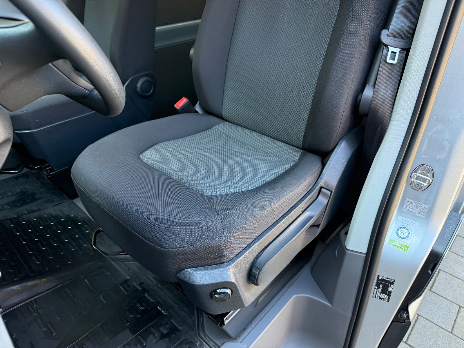 Volkswagen Kasten 35 mittellang  9 Sitze*Navi*LED*AHK*Kame foto 14